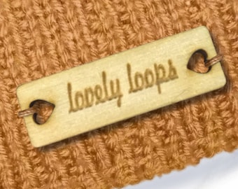Etiqueta de barra de madeira de bétula personalizada 28x8mm produtos artesanais feitos à mão coração costurar buracos crochê-023
