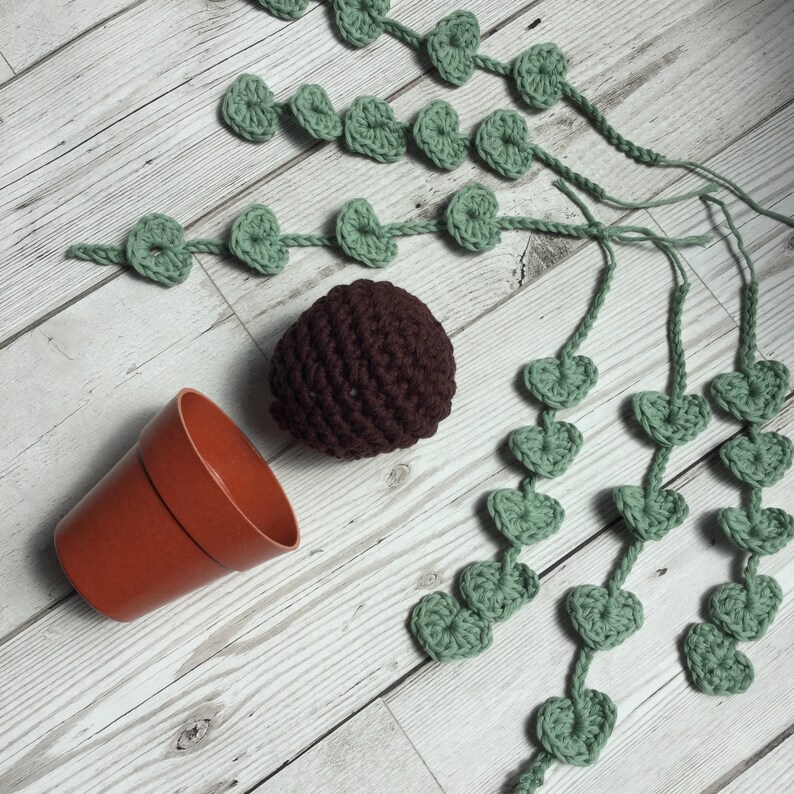 Crochet String of Hearts House Plant // Small Artificial Etsy UK
