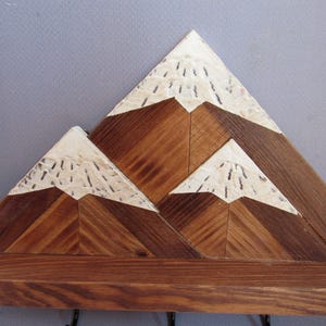Llavero de pared de montaña / Estante de madera para llaves con ganchos / Organizador rústico para entrada imagen 18
