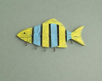 Llavero de madera con forma de pez estilo costero para pared / Perchero náutico con ganchos / Decoración para la entrada de la casa de playa