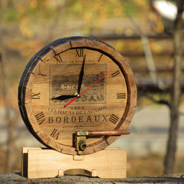 Horloge murale à vin/ Horloge murale de bar unique/ Horloge en bois rustique/ Cadeau pour les amateurs de vin