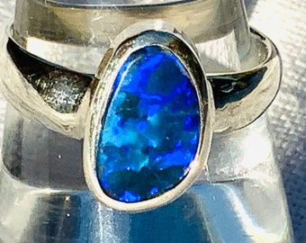 Echter Opal-Ring, 925er Silber, mit blauem Feuer