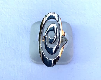 Silver ring spiral