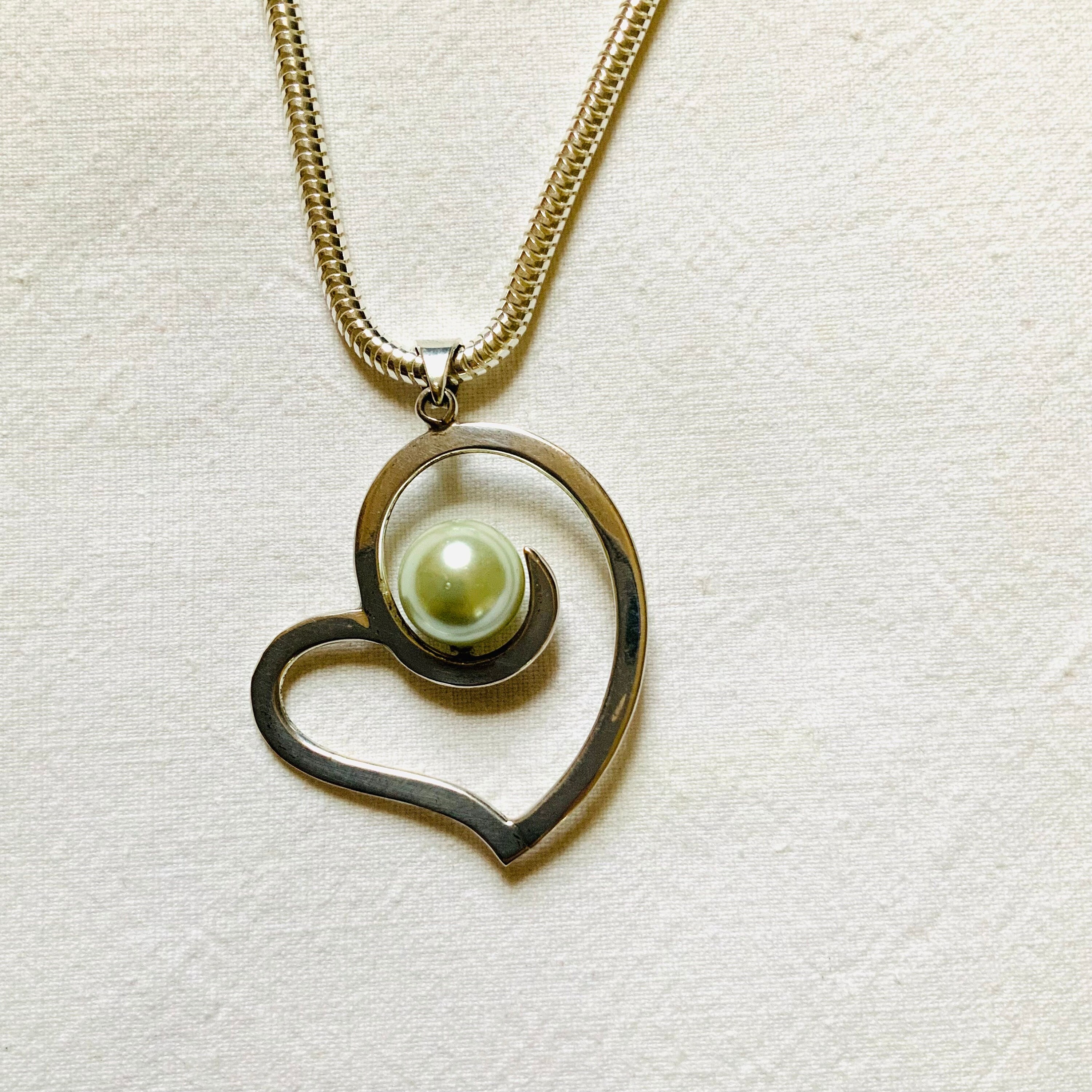 ★ENGBROX★ silver925 buddy heart pearl necklace EBNL25009 Cultured Pearl & White Lab-Created Sapphire Heart Necklace