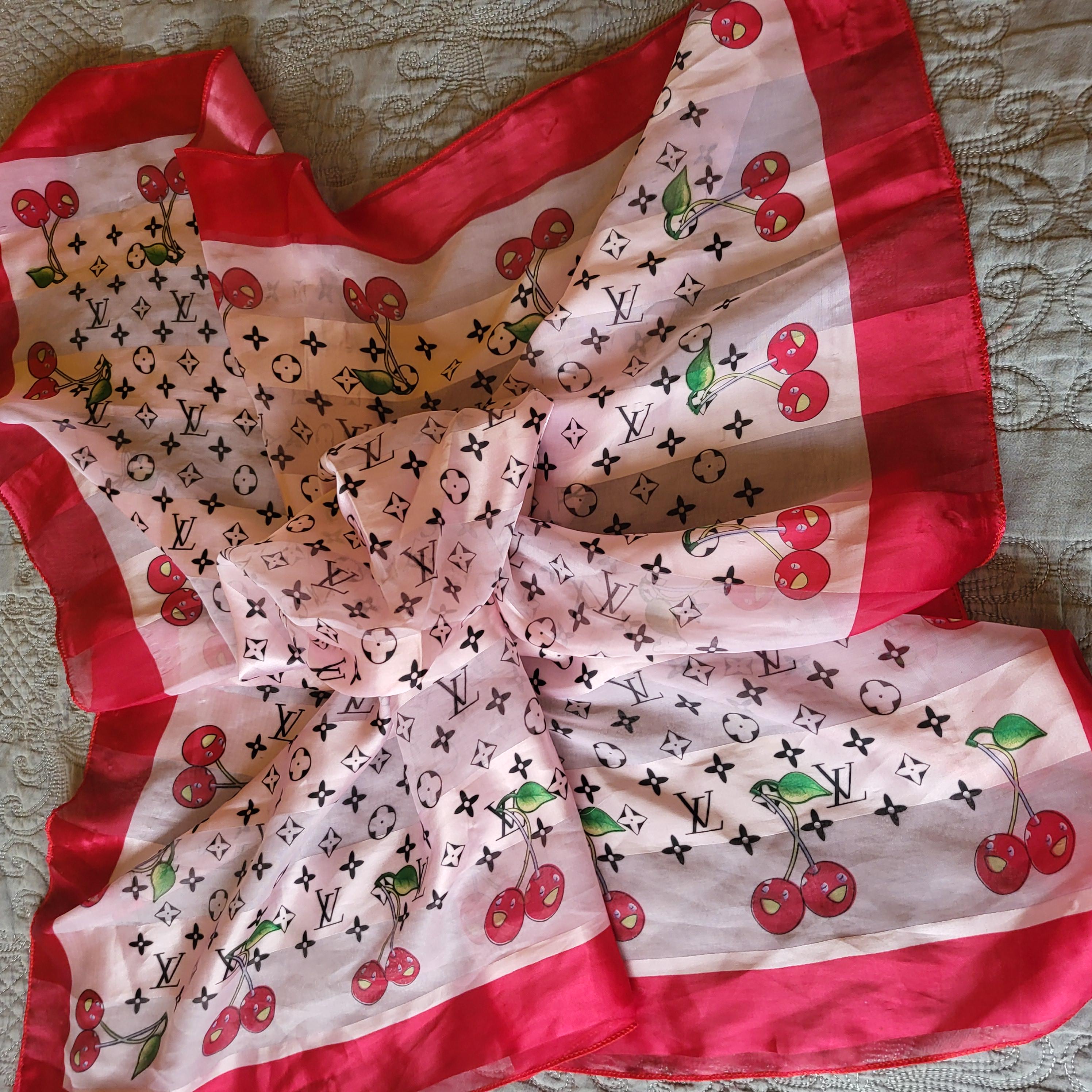 ヴィンテージLVモノグラムスカーフ（チェリープリント） – 80x80 cm