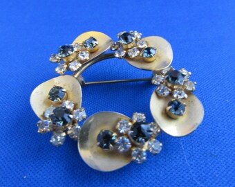 Vintage 1940s circle pin with rhinestones