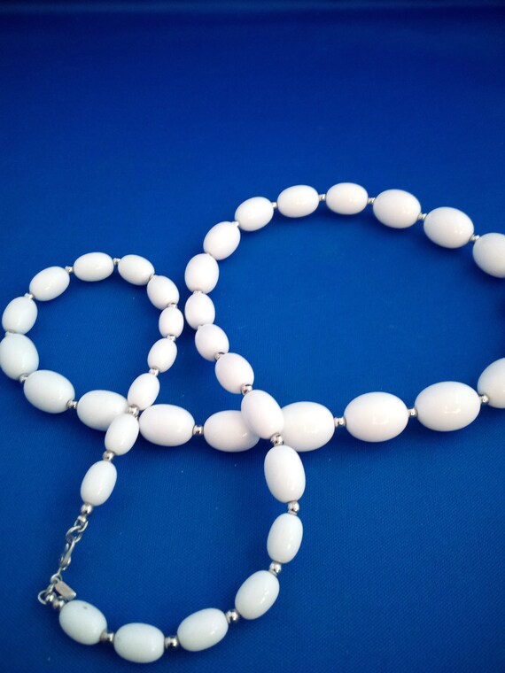 Vintage 1980s Monet white & silver bead necklace. - image 1