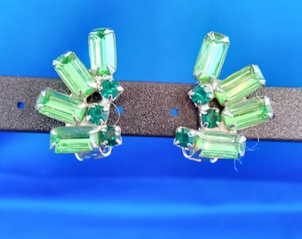 Vintage mid century green rhinestone clip on earrings