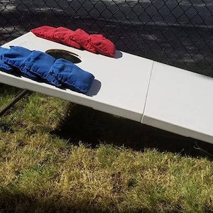 Regulation Size Folding / Portable Cornhole Set