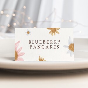 de tente de nourriture de fleurs sauvages | Marque-places floraux modifiables pour le 1er anniversaire d'une marguerite | Étiquette nominative pliée Baby in Bloom imprimable S448