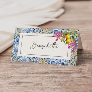 Modèle de tente de cuisine méditerranéenne modifiable | marque-place nuptiale de douche de carreau bleu | Décoration de fête italienne Citron Côte d'Almafi S509