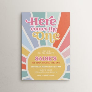 Plantilla de invitación de cumpleaños "Primer viaje alrededor del sol" - Editable. Invitación de primer cumpleaños para niña "Aquí viene la única" (Descarga digital) S392