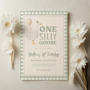 Modèle d'invitation d'anniversaire One Silly Goose | Invitation imprimable verte modifiable pour le 1er anniversaire de garçon | Premier anniversaire de l'oie S712