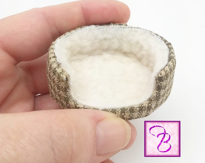 Miniature Dog Bed, Dollhouse Mini Pet Bedding, One Inch Scale Green and