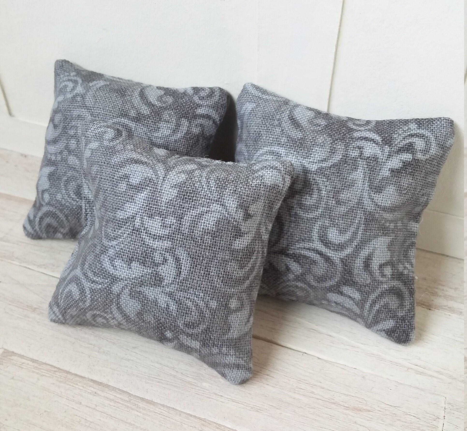 mini throw pillows