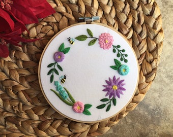 Spring Time Buzz Hand Embroidery Pattern, PDF Pattern + Step-by-Step Photo Guide, Beginner Embroidery Pattern