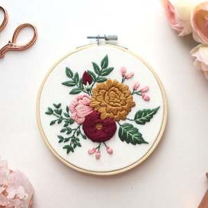 Premium Embroidery Kit for Beginners, Modern Hand Embroidery Kit, Floral Embroidery Kit, Craft Kit, DIY Hoop Art Kit, Pre Printed Fabric
