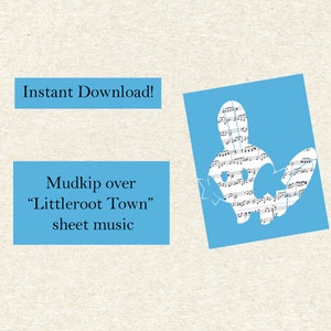 Könnte beinhalten: Blaue digitale Download-Grafik mit dem Text "Sofort-Download!" und "Mudkip over "Littlefoot Town" sheet music". Die Grafik zeigt auch eine blaue Silhouette eines Mudkip-Pokémon.