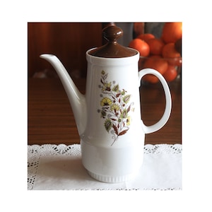 Vintage porcelain Germany KAHLA jug pitcher with lid, Signed Kahla coffe jug, Floral pattern brown yellow jug, white porcelain jug brown lid