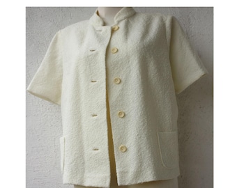 VINTAGE Weiße Boucle Damen Jacke mit kurzen Ärmeln und Taschen, zum knöpfen, Größe M