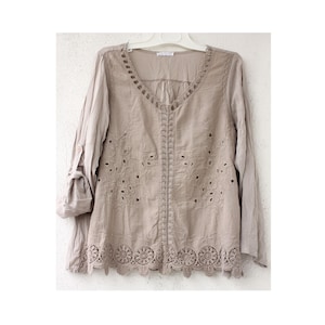 Vintage thin BEIGE loose oversized embroidered Women&#39;s blouse, Beige blouse with long sleeves, Beige blouse with adjustable sleeve length