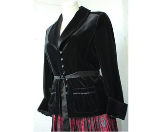 Black velvet jacket with finished satin, Vintage velvet pockets jacket, Black velvet elegant jacket, Button closure velvet jacket M size