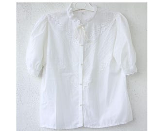 70s WHITE Blouse with frill and short puff sleeves, White Women's button down England embroidered Lace and pleats blouse, White Top XL -XXL