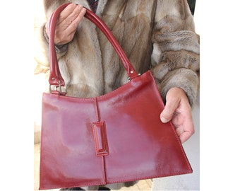 Vintage BURGUNDY Women's Hand bag, Elegant Messenger bag for Women, Trapezoid leather hand bag, Elegant leather burgundy purse with lock