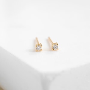 Tiny Gold Earrings, Earring Studs, 14k Gold Earrings, Minimalist Earrings, Helix Earring, 18k Gold Earrings, Stud Earrings, Diamond Earrings
