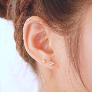 14K Gold Plated Minimalist Triple Dot Stud Earrings / Dot Earrings / Ball Earrings / Tiny Stud Earrings / Gold Earrings / Sterling Silver