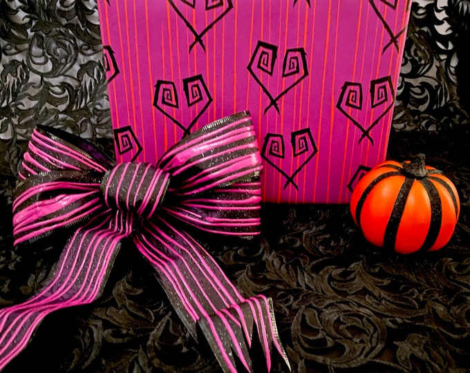 Spooky Summer Love Wrapping Paper