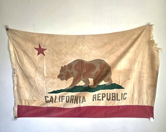 Vintage 1950s California Bear Flag – Tea-Stained Paramount Co. 3x5 – Rich Patina
