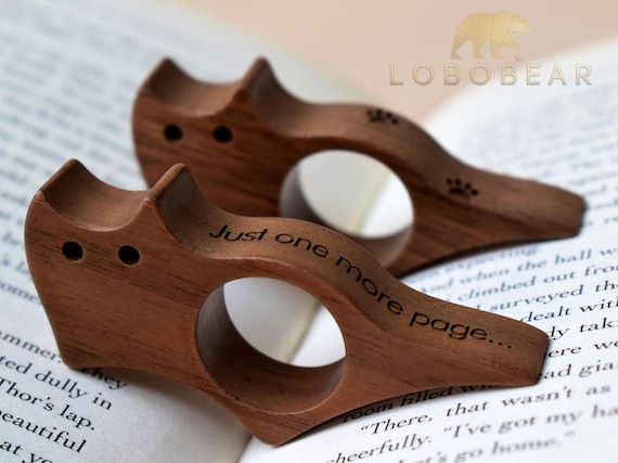Lazy Cat Wooden Thumb Page Holder-Walnut Wooden Bookmarks-bague de lecture-Page Spreader-Reading Assistant-Personalized Gift for Book Lovers