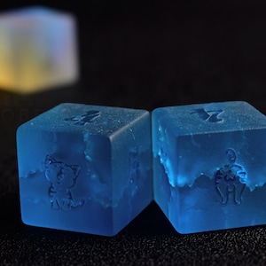 Blue Lightning Glass D6-Raised D6 Dice-Matt Glass Dice-Funny Cat 16mm D6 Set-Satin Finish-DnD D and D Dice Set-dungeons and dragons Dice