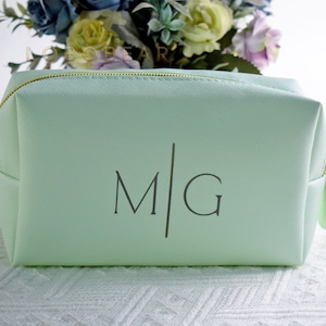 Pochette personnalisée en cuir - trousse à maquillage pour demoiselle d'honneur - trousse à maquillage personnalisée - trousse à maquillage - cadeau de soirée bachelorette - cadeau de demoiselle d'honneur