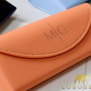 Custom Name Case for Eyeglasses-Leather Glasses Case-Personalized Sunglasses case-Women&#39;s Eyewear Protector-Magnetic Closure-Bridesmaid Gift