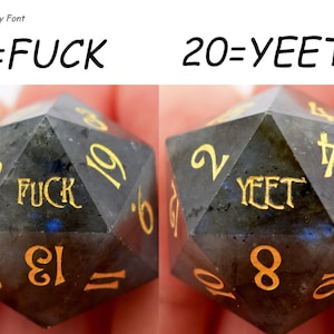クリアランスセール - ダークラブラドライト F*CK YEET D20 ダイス 1 個 - クリティカル失敗ダイス - D20 ダイス - ダンジョンズ アンド ドラゴンズ - dnd ダイス - 刻印入り宝石 D20 画像 1