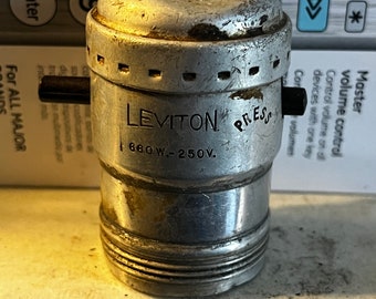 Antique vintage leviton push button 660 watts lamp socket light part
