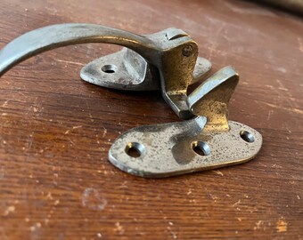 Antique vintage nickel over brass ice box furniture door latch lock part 7/16" offset
