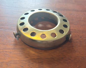 Antique vintage brass uno 1912 lamp socket 2 1/4" dia. shade fitter holder light part