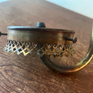 Antique vintage brass lindsey gas light shade holder fitter lamp part