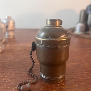 Antique vintage meteor fatboy pull chain lamp socket light part