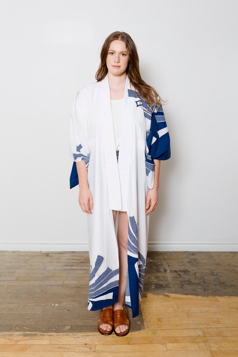 White Cotton Kimono w Navy Patterns Vintage Japanese Yukata Altered Vintage Light Duster House Coat Robe
