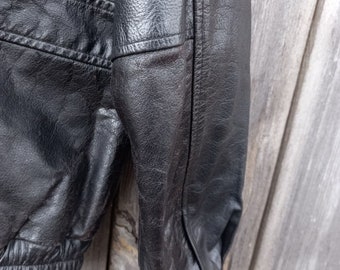 90s Vintage Black Leather Aviator Jacket: Retro Motorcycle Bomber