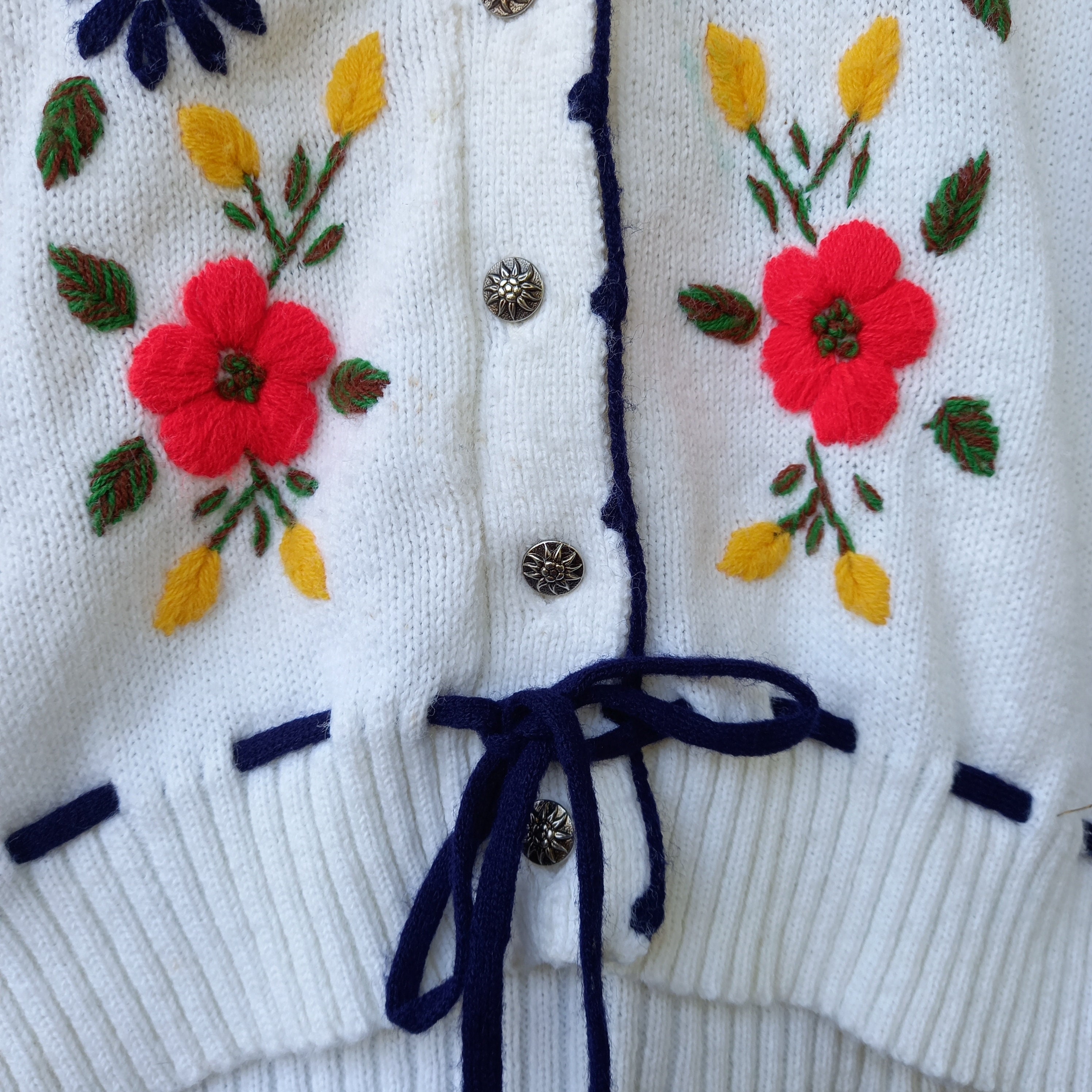 70s Vintage Embroidered Floral Cardigan: Ivory Knit Sweater Small