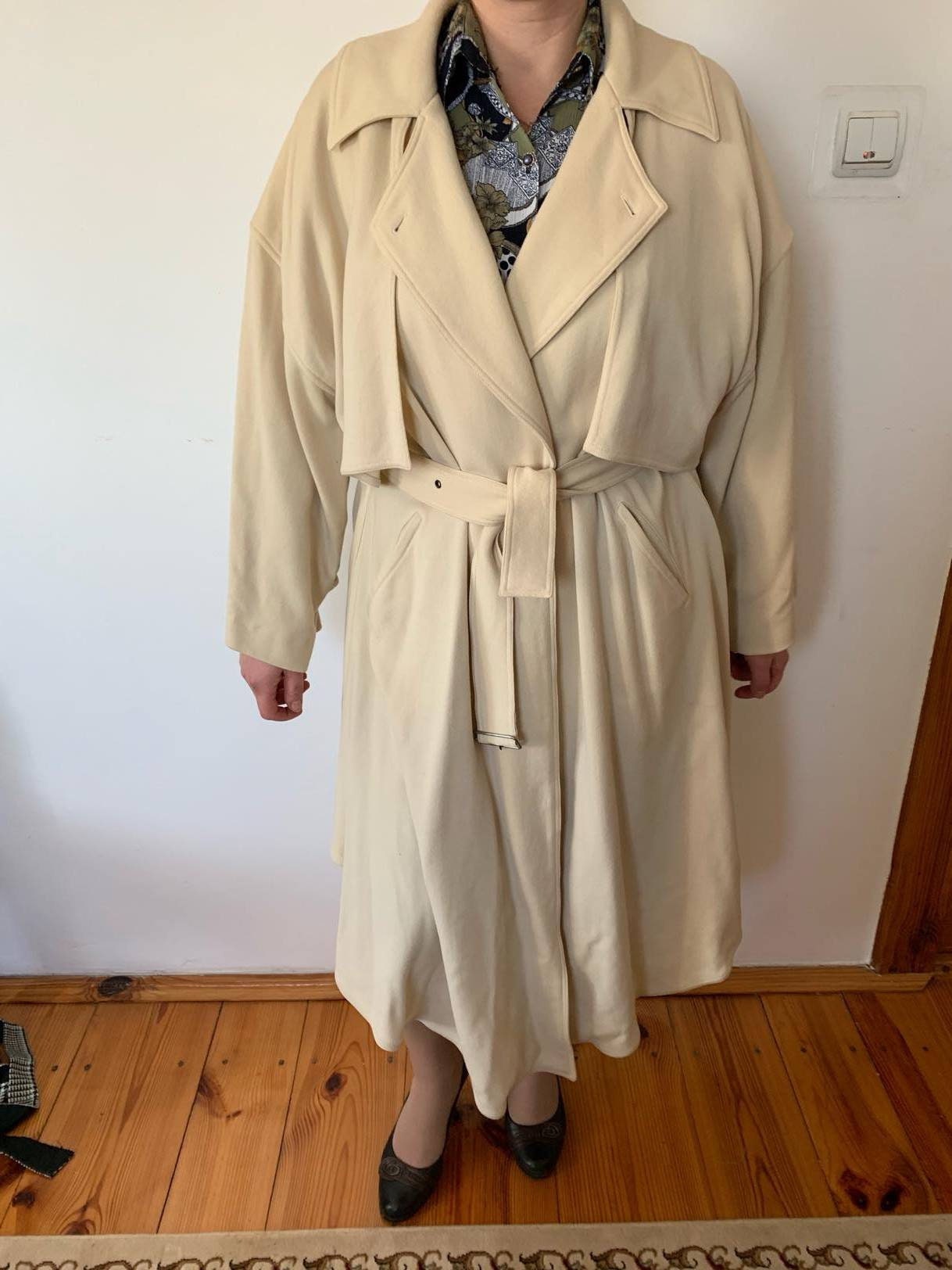 ジャケット・アウター 70s ITALY MADE LauraBiagiotti Wool Coat Vintage Valentino Coat, Big Fox Fur Collar, Soft Gray Wool
