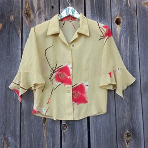 90年代風フローラルブラウス：フリル袖付きベージュY2Kトップス（L）