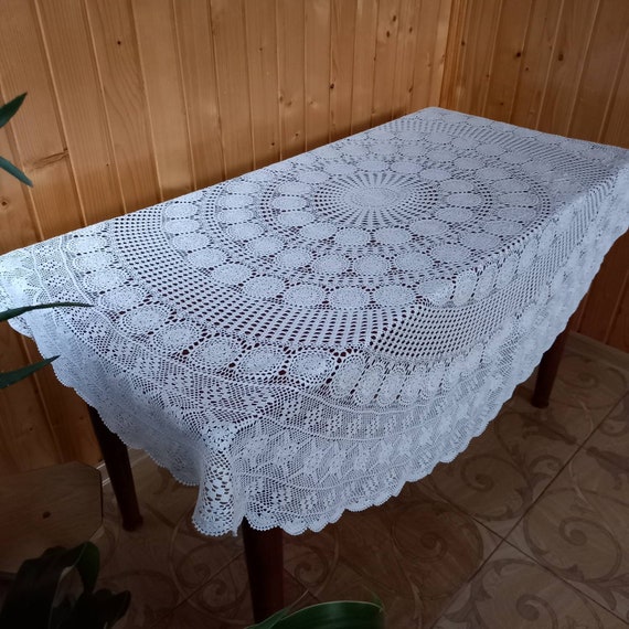 ヴィンテージかぎ針編みの白いテーブルクロス：ハンドメイドレース装飾