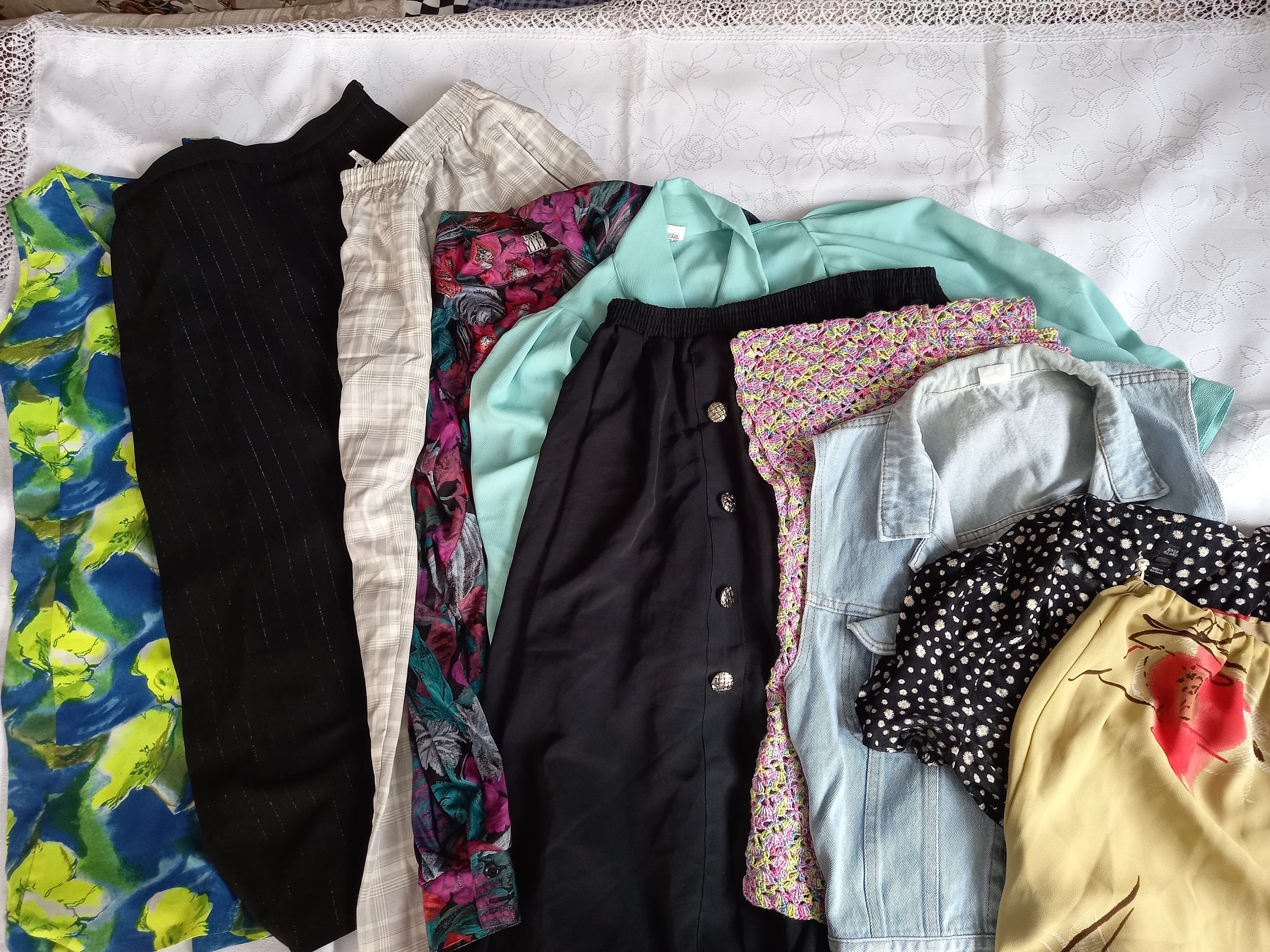 12x Y2K Womens Clothing Mix Reselling Bundle Lot Bulk Resell
