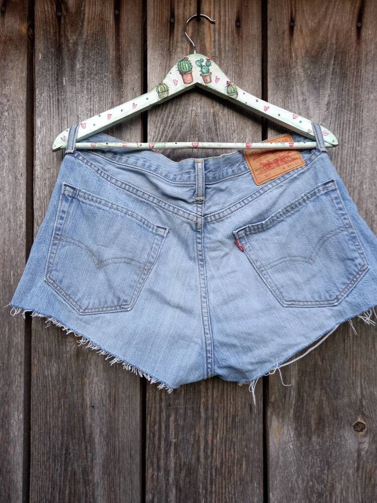 W34 Levi's® 501® CUSTOMIZED BAGGY SHORTS W34 Levi's® 501® CUSTOMIZED BAGGY SHORTS